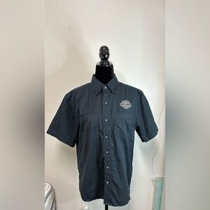 Harley Davidson bottom down short sleeve.